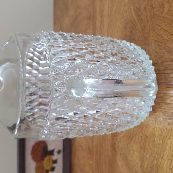 Indiana Glass Diamond Point Pitcher 🖤 - Picture 5 of 9